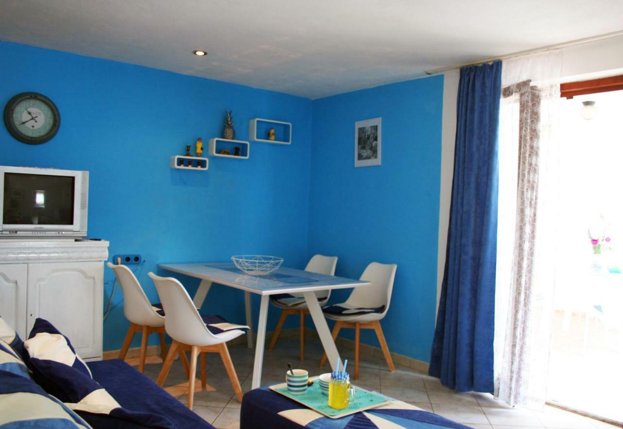 Apartment Azriel Vir Exteriér fotografie